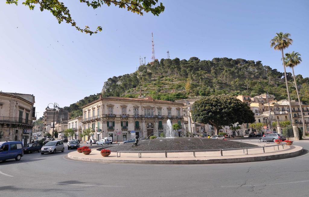 Vacanze Romantiche A Modica Phòng bức ảnh